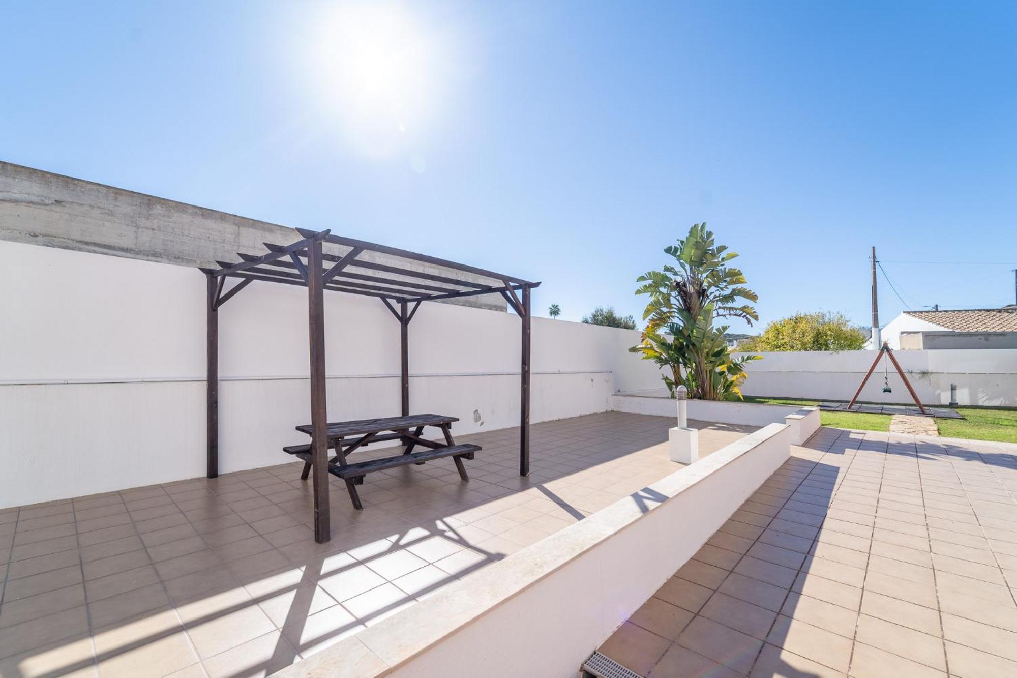 Apartamento Burguna Apartment, 500m From *