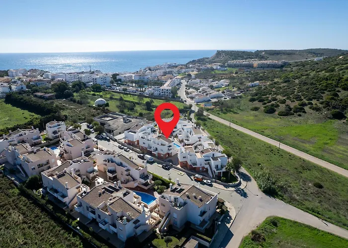 Burguna Apartment, 500M From Burgau Beach