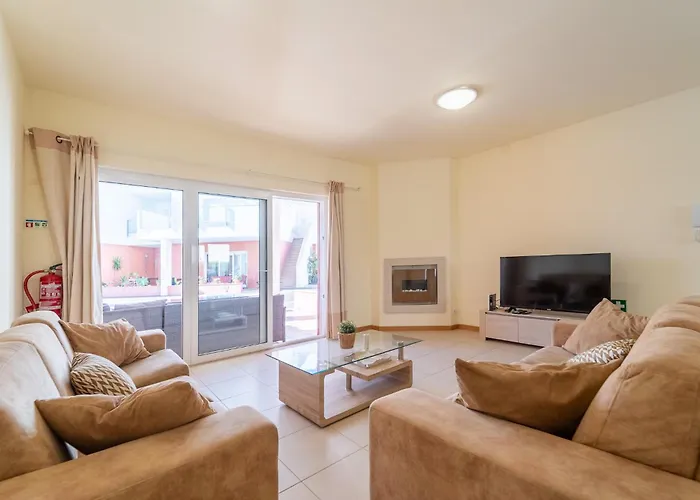 Burguna Apartment, 500M From Burgau Beach