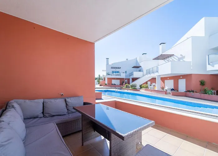 Burguna Apartment, 500M From Burgau Beach