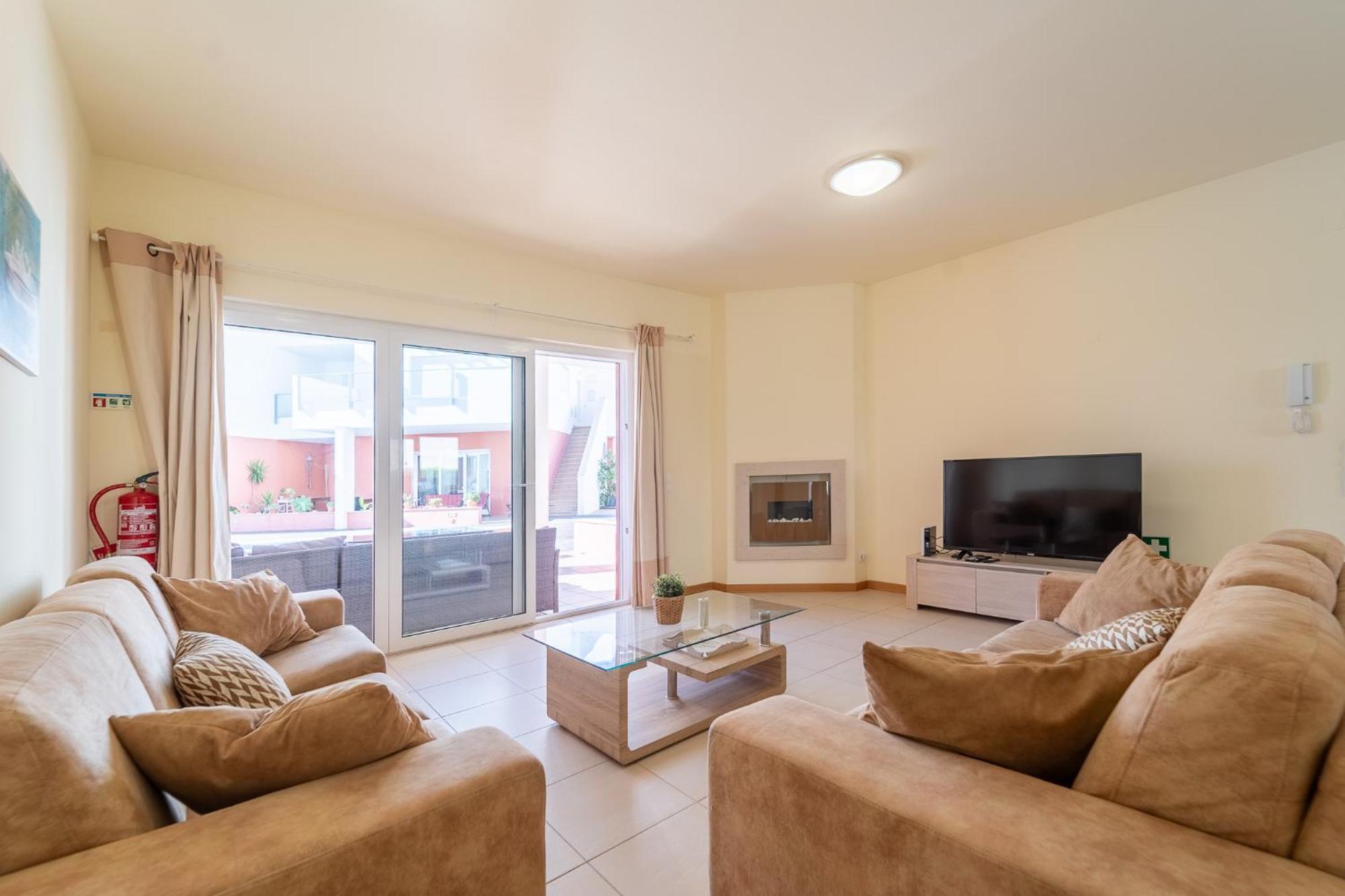 Burguna Apartment, 500m From * Burgau
