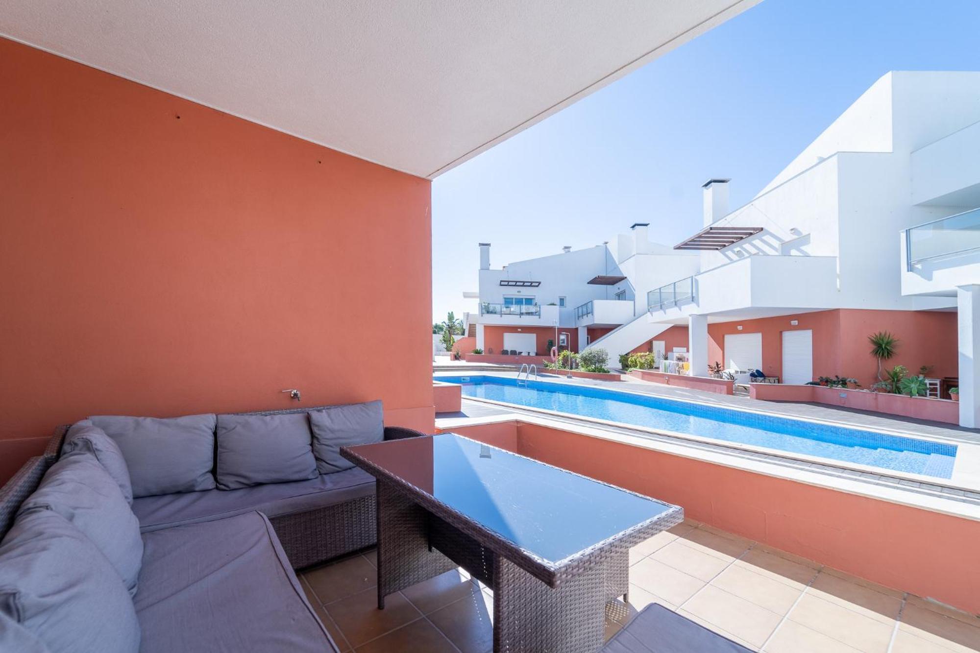 Burguna Apartment, 500m From
