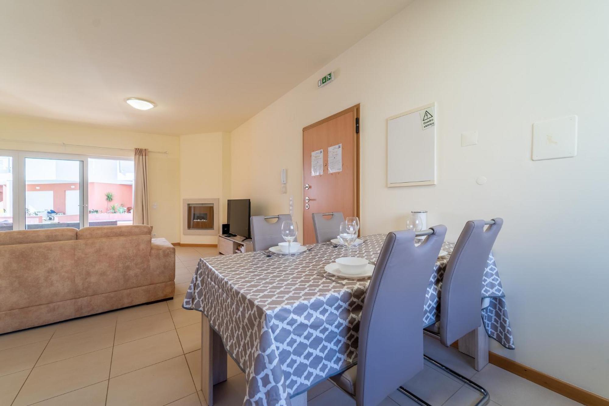 Burguna Apartment, 500m From Apartment Burgau