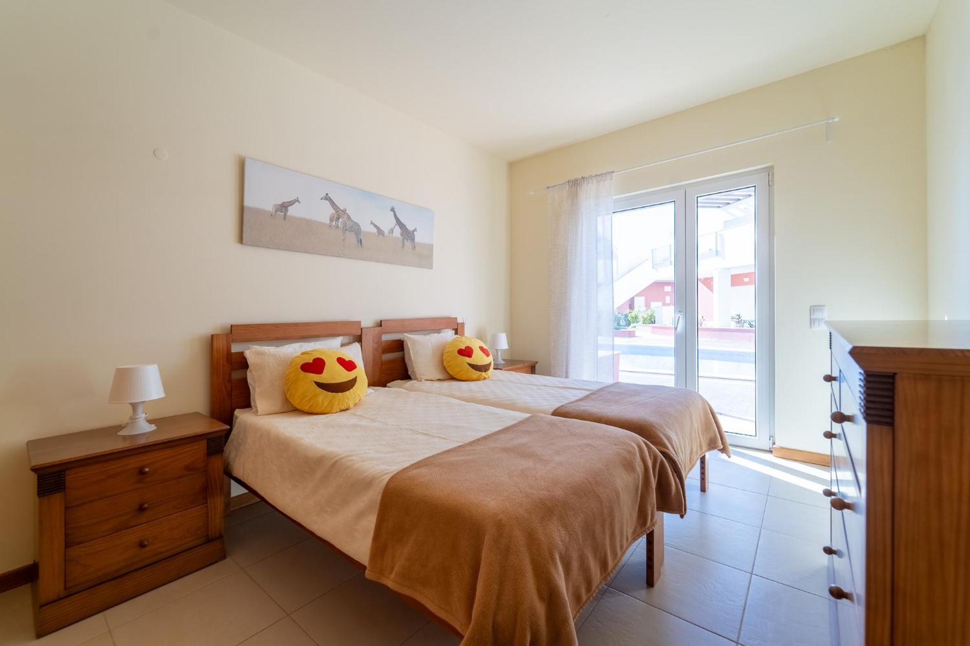 Burguna Apartment, 500m From