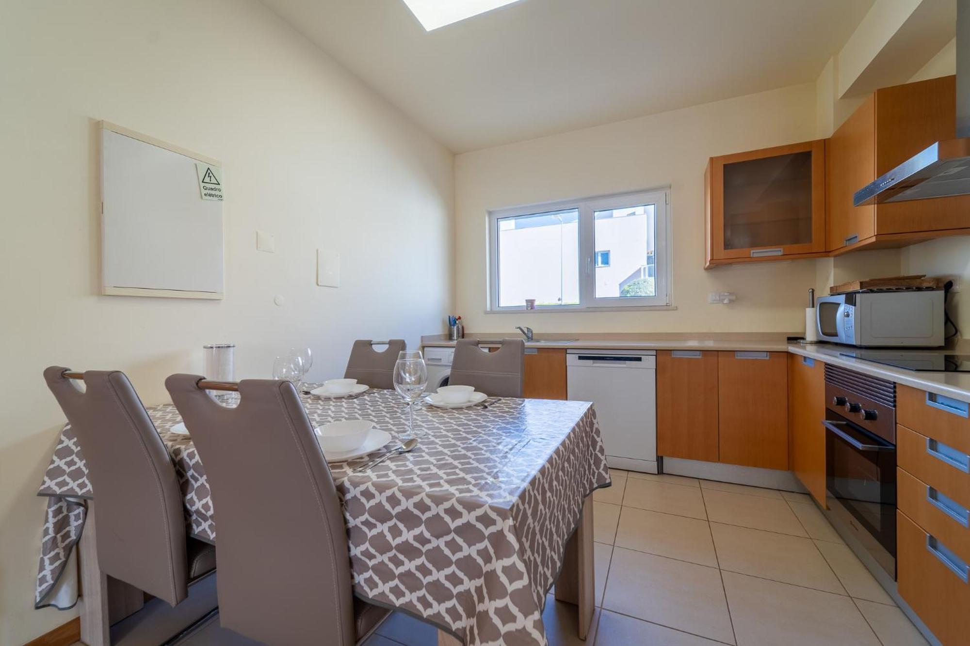 Burguna Apartment, 500m From Apartment *